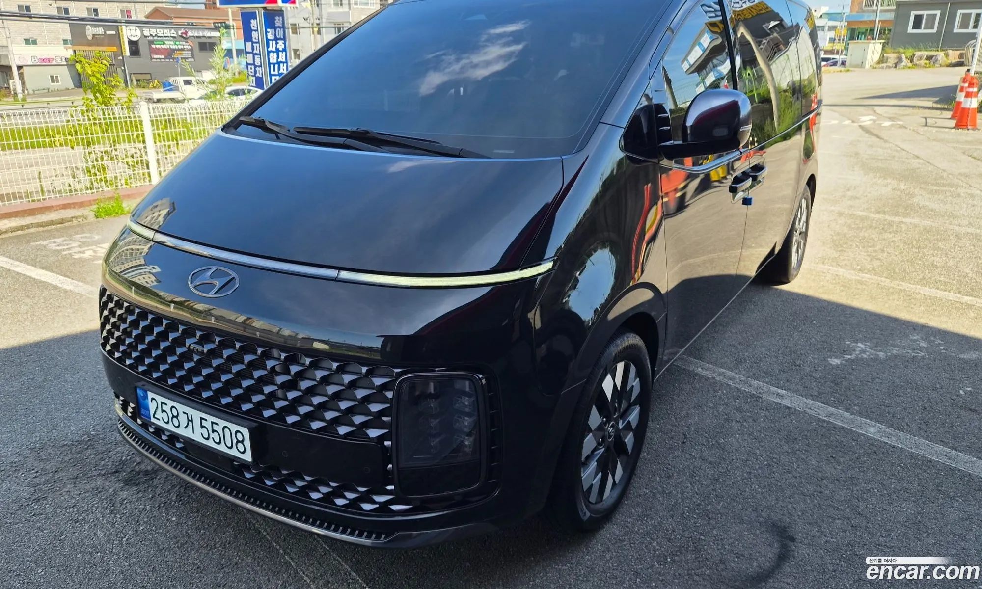 Hyundai Staria 2023 — 3
