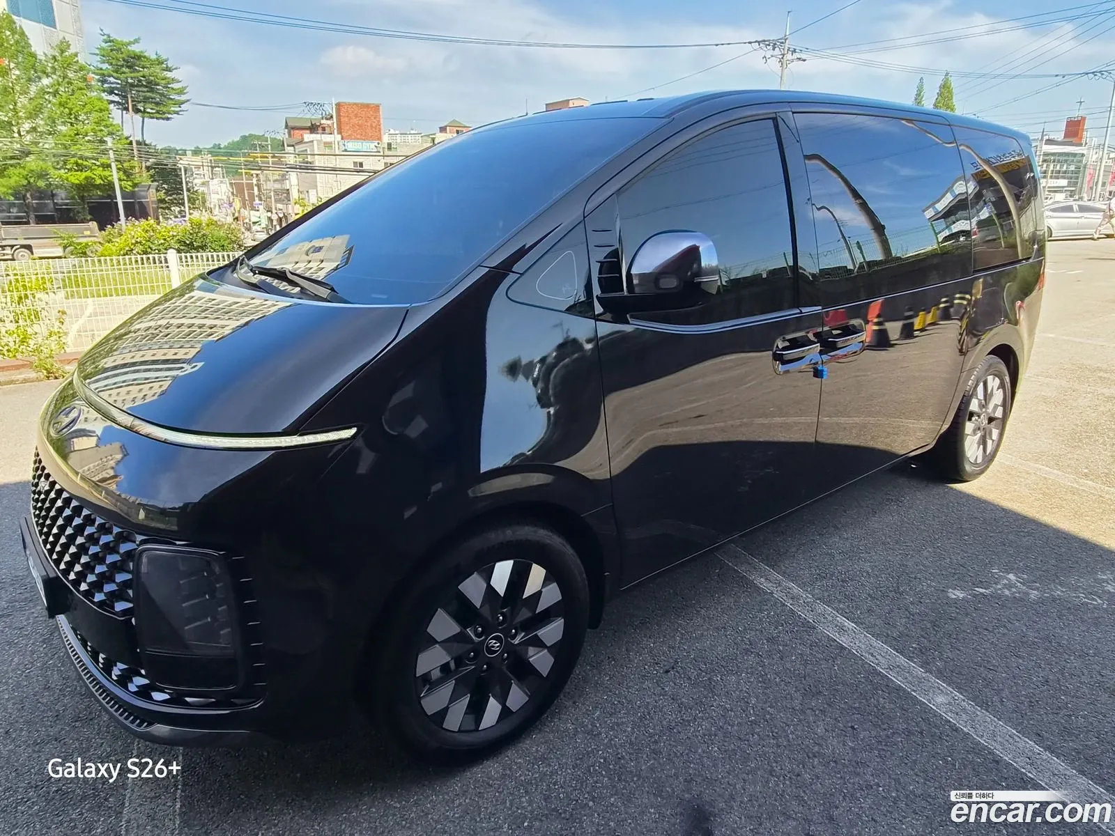 Hyundai Staria 2023 — 2