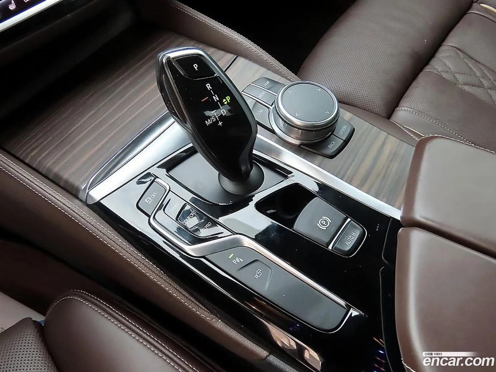 BMW 5 Series 2018 — 11