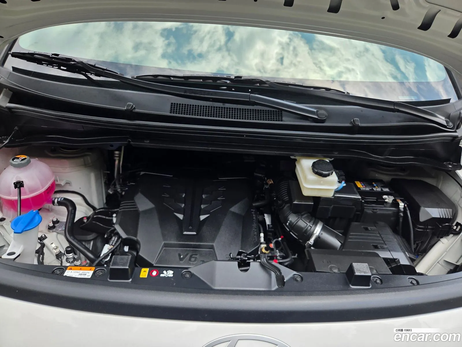 Hyundai Staria 2025 — 3
