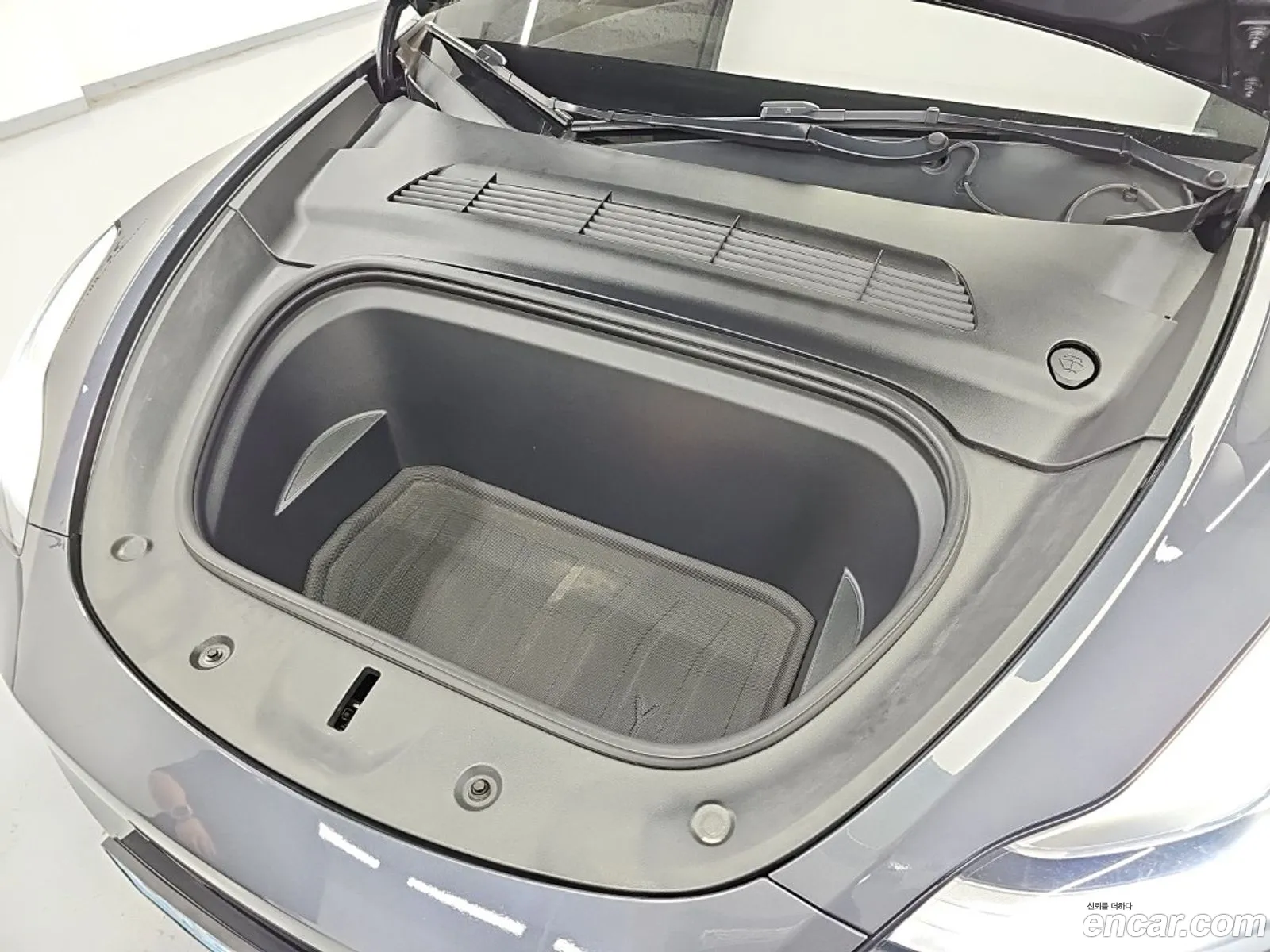 Tesla Model Y 2021 — 10