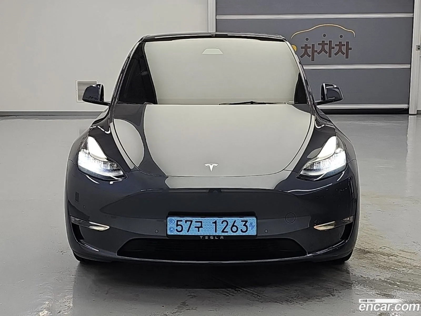 Tesla Model Y 2021 — 17