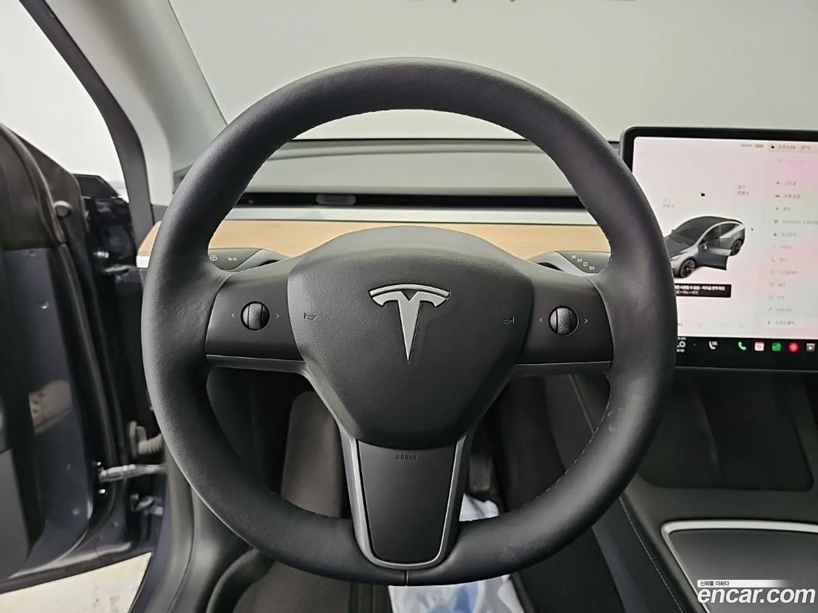 Tesla Model Y 2021 — 12