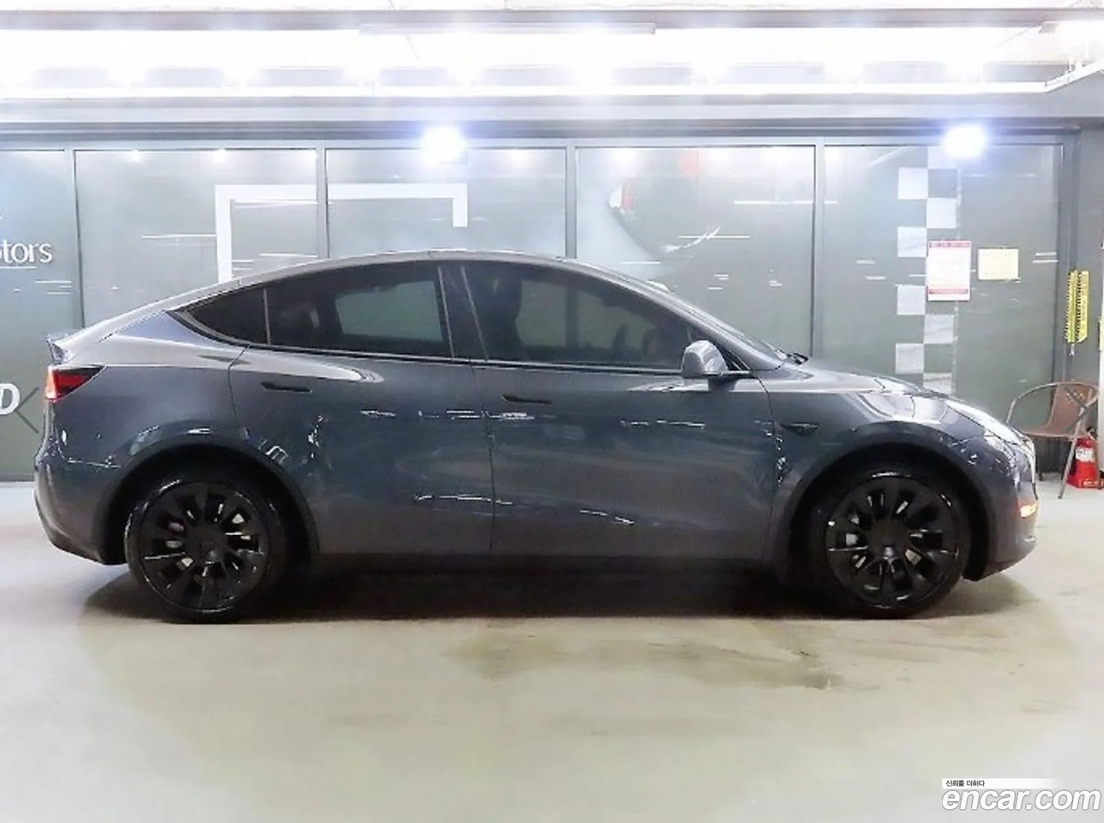 Tesla Model Y 2021 — 8