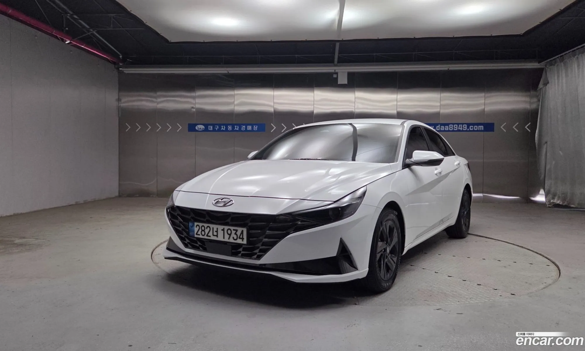 Hyundai Elantra Hybrid 2023 — 3