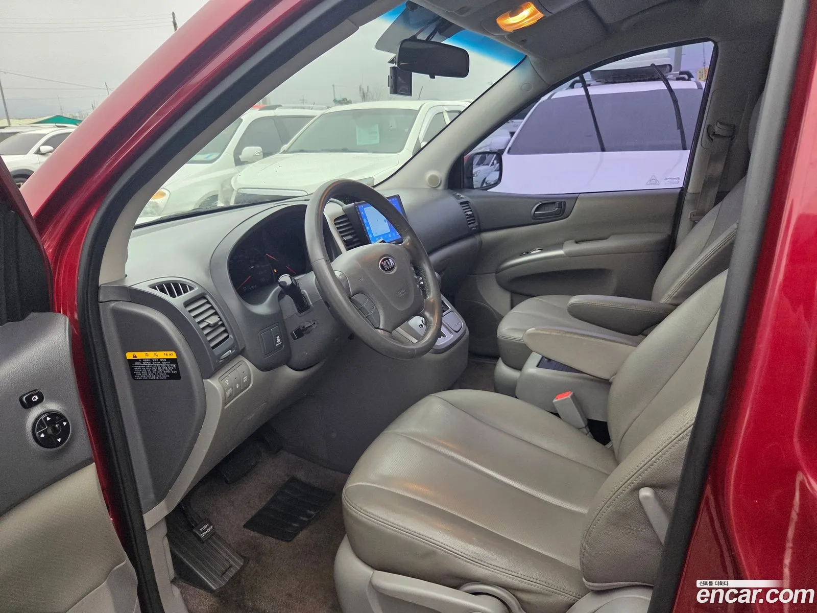 Kia Carnival R 2013 — 2