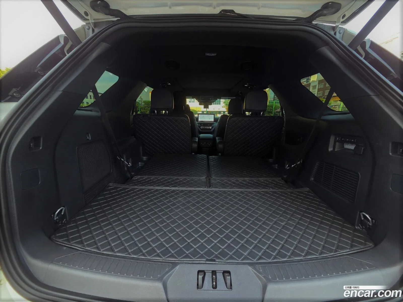 Ford Explorer 6th Gen 2025 — 13