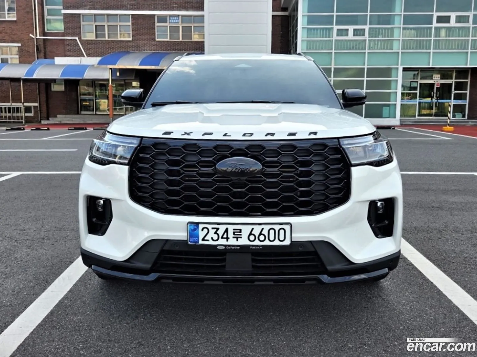 Ford Explorer 6th Gen 2025 — 18