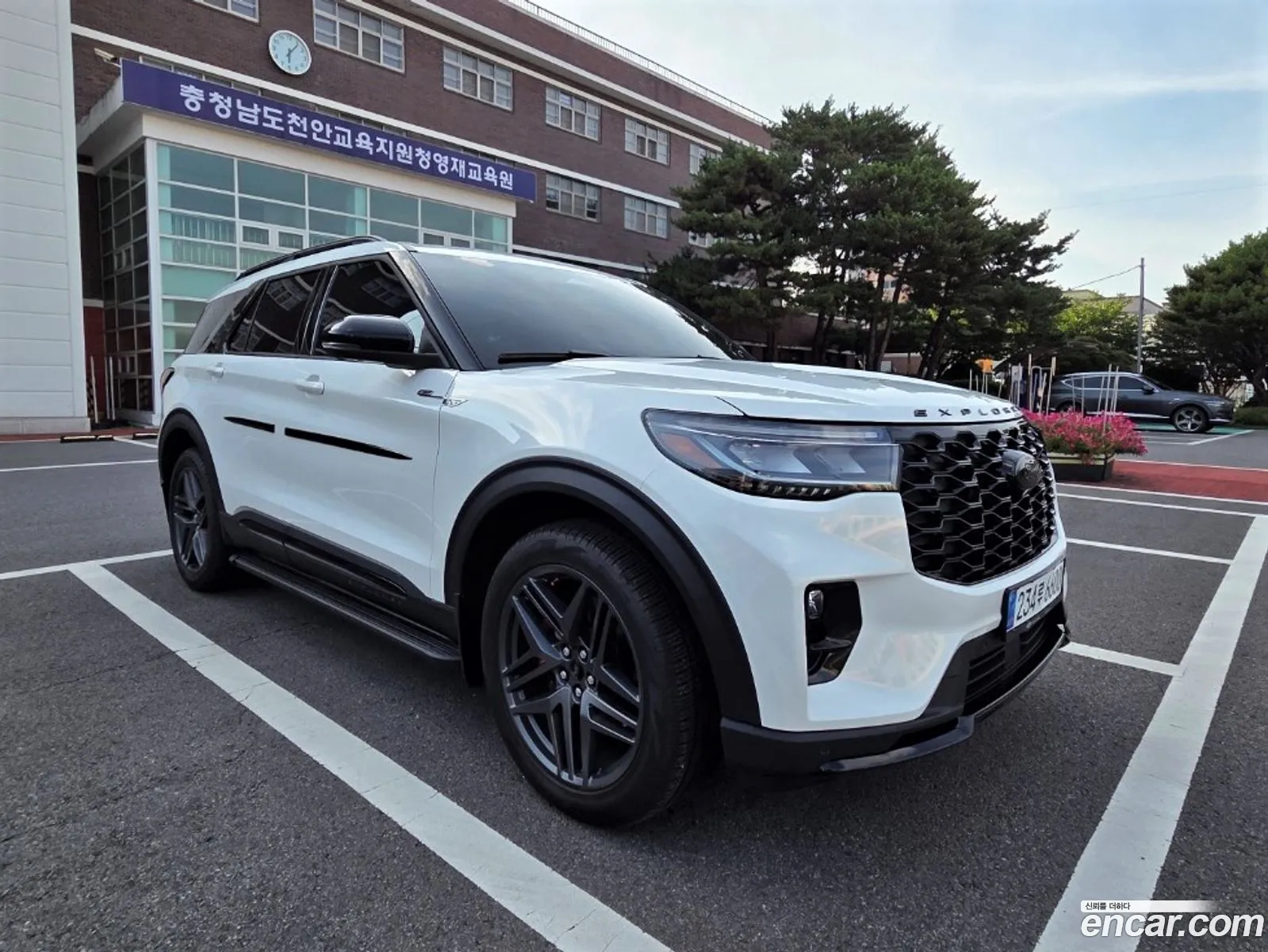 Ford Explorer 6th Gen 2025 — 10