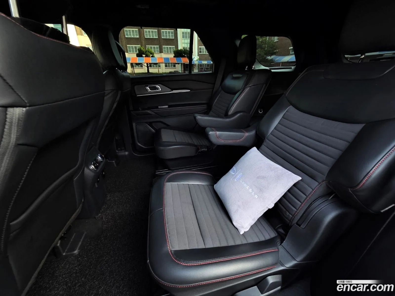 Ford Explorer 6th Gen 2025 — 20