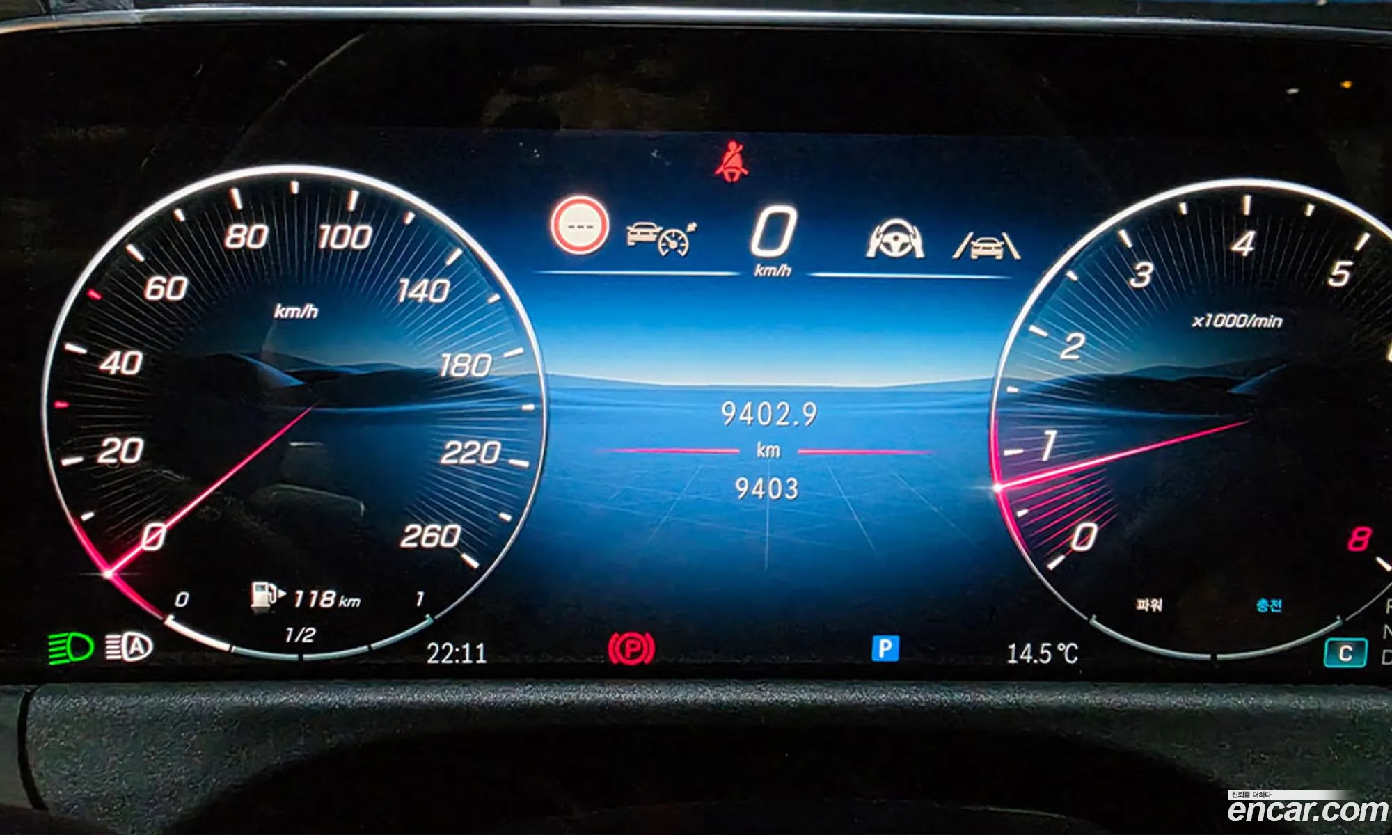 Mercedes-Benz E-Class W214 2025 — 11