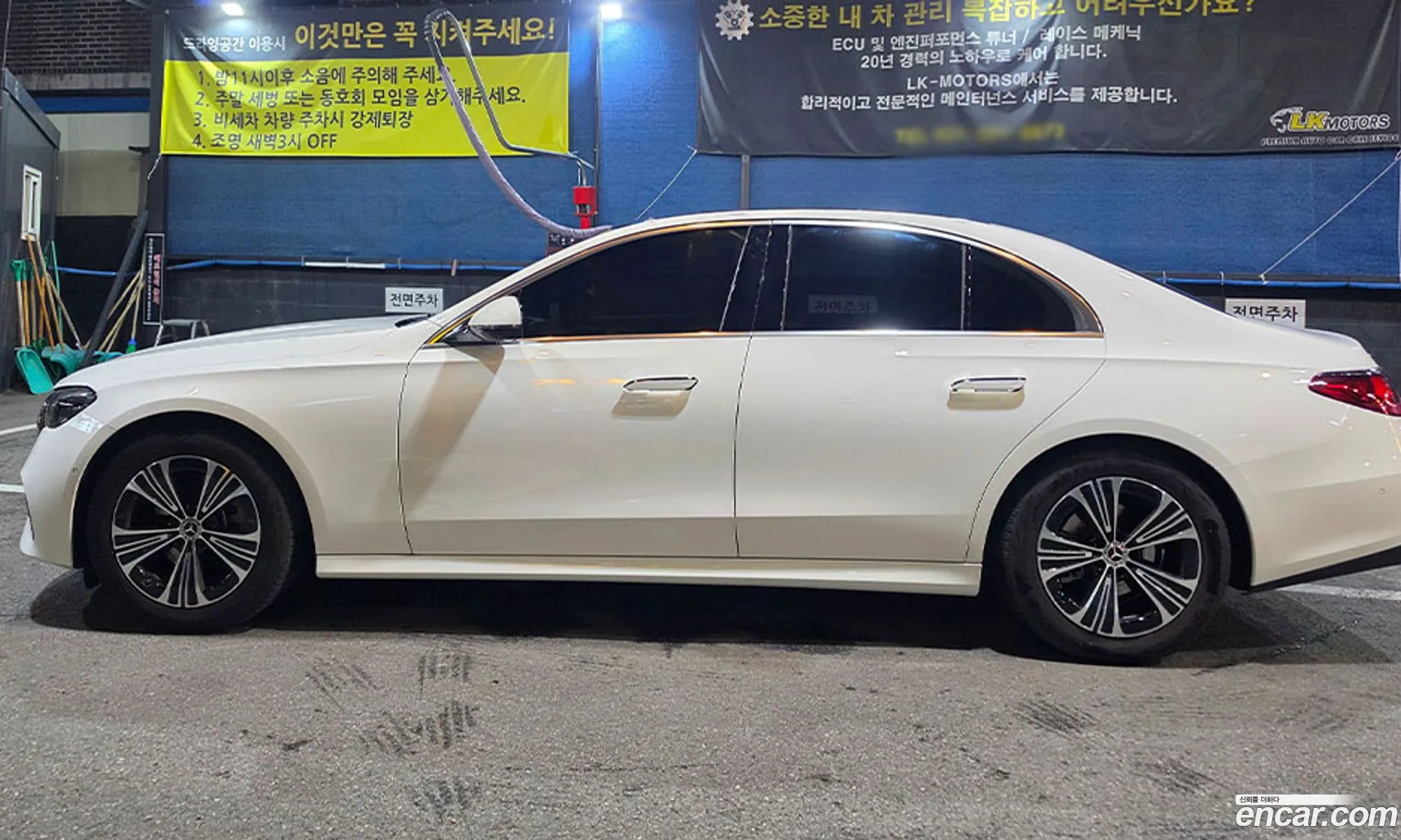 Mercedes-Benz E-Class W214 2025 — 7