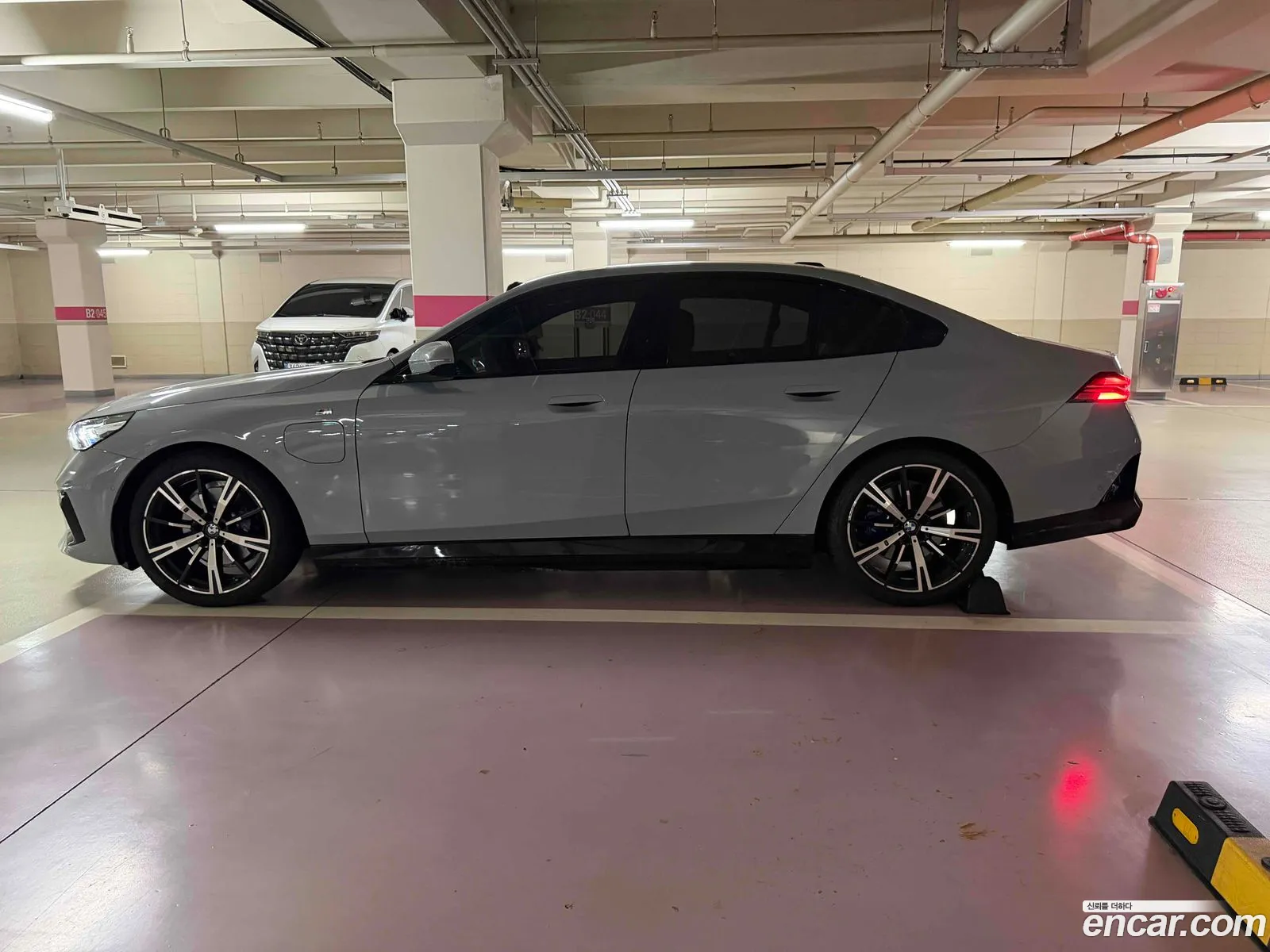 BMW 5 Series 2025 — 9