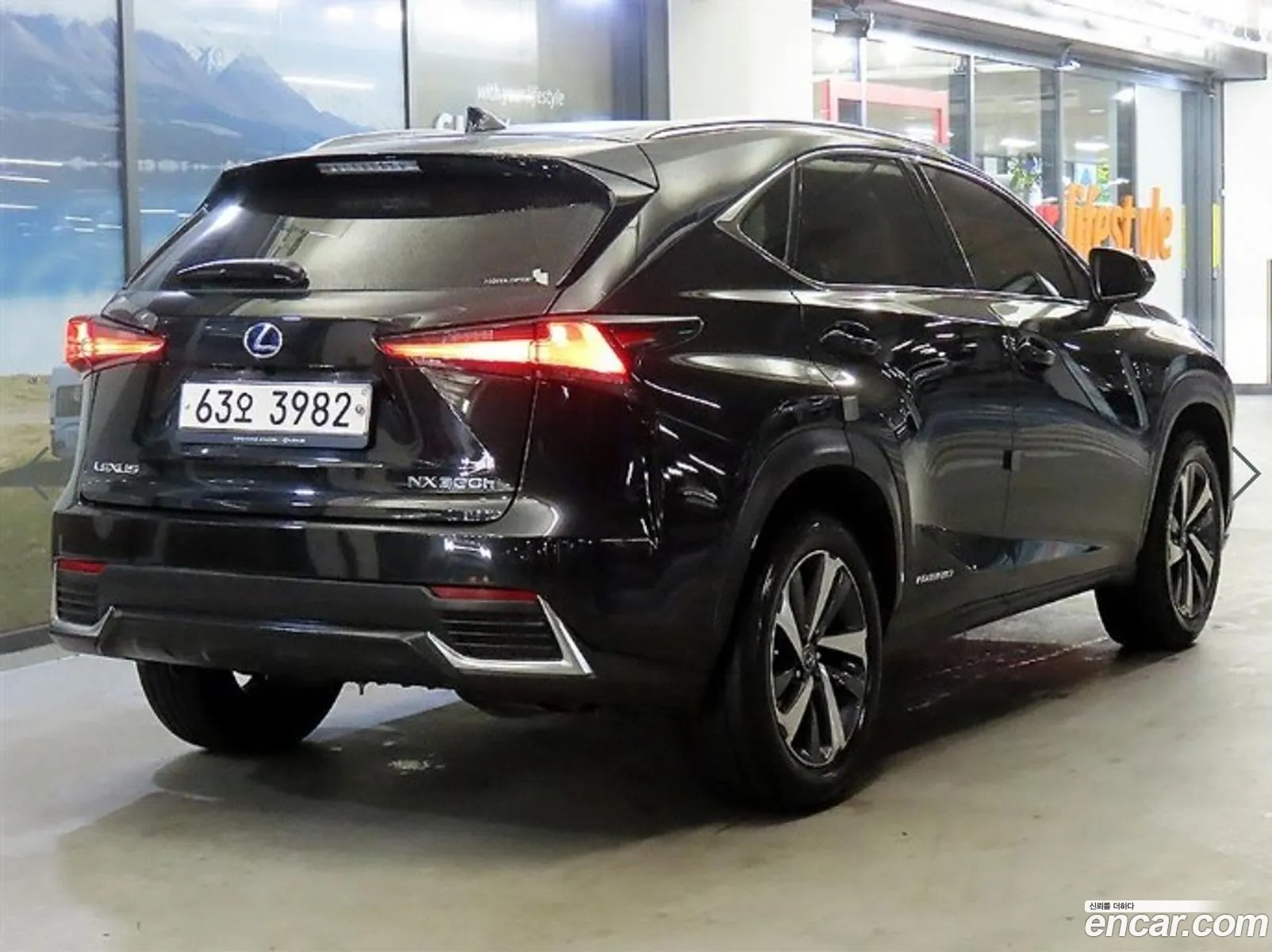 Lexus NX300h 2019 — 8