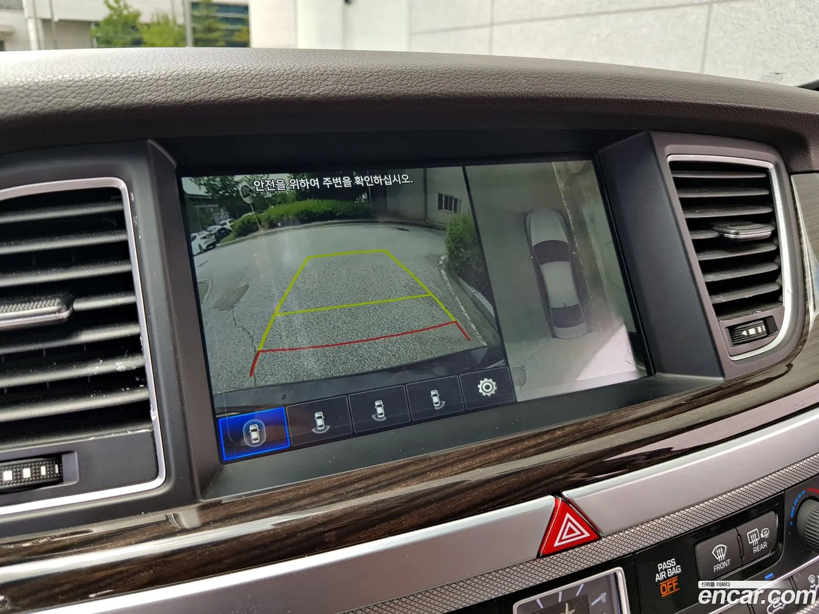 Genesis G80 2019 — 12