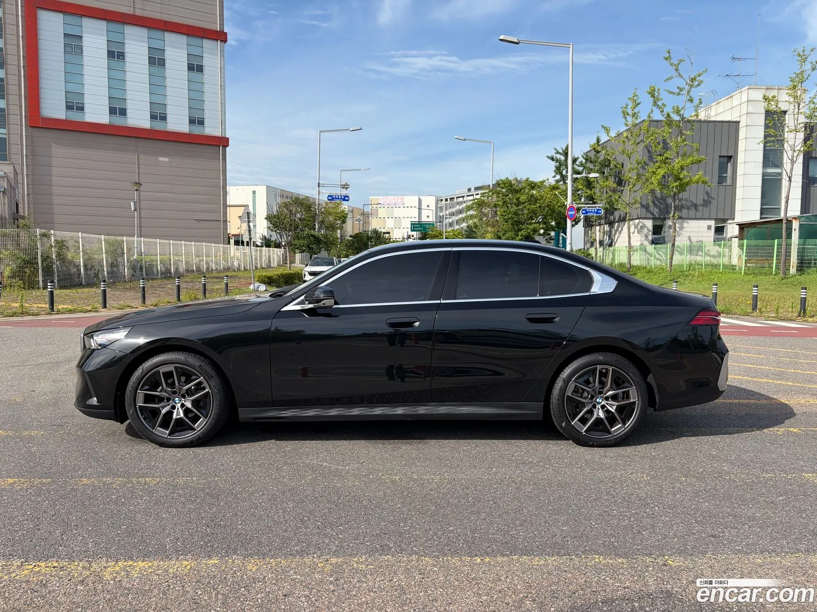 BMW 5 Series 2025 — 15