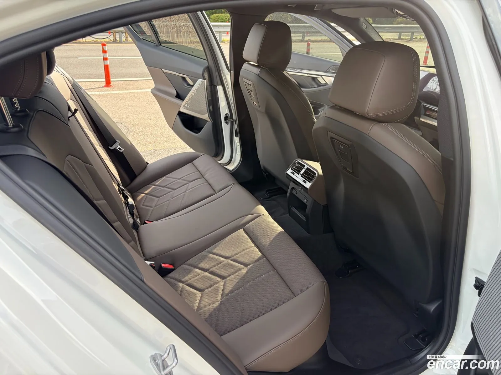 BMW 5 Series 2026 — 10