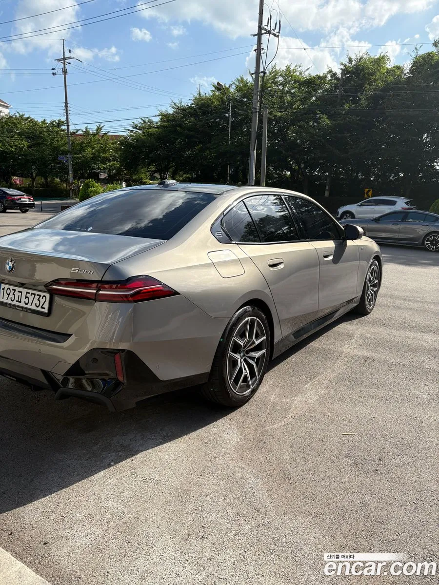 BMW 5 Series 2025 — 10