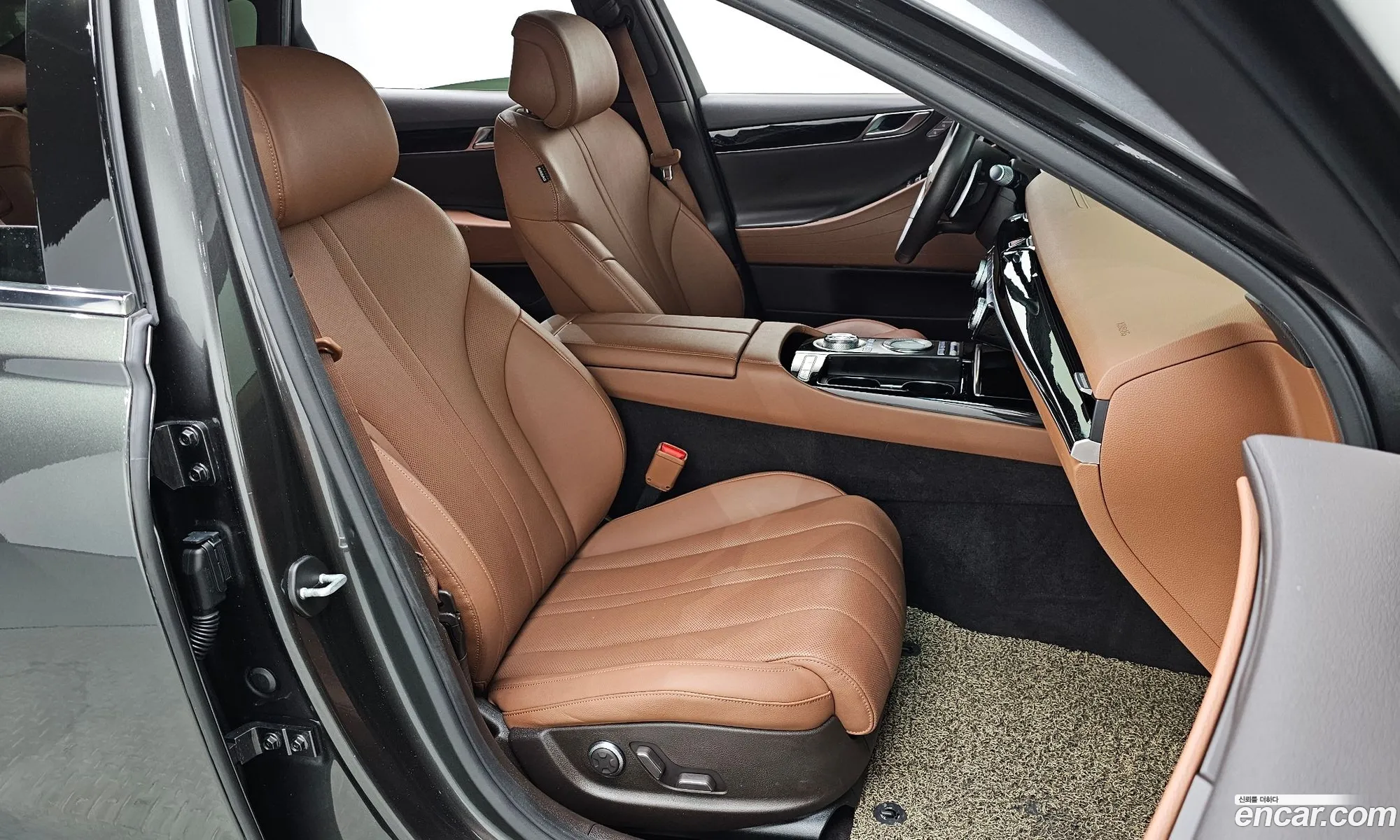 Genesis G80 2022 KMTGB41CDNU147758 — 2