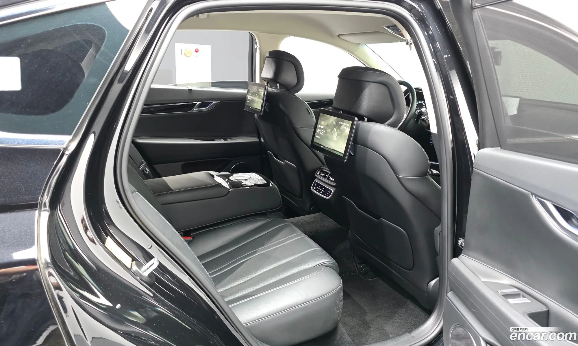 Genesis G80 2022 KMTGB41CDNU126604 — 18