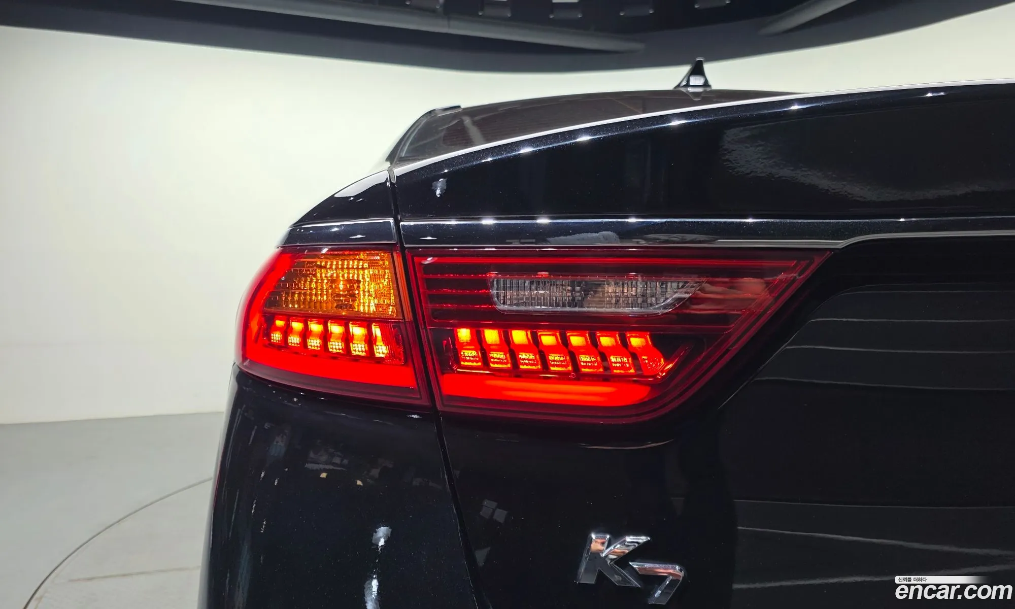 Kia K7 2017 — 25