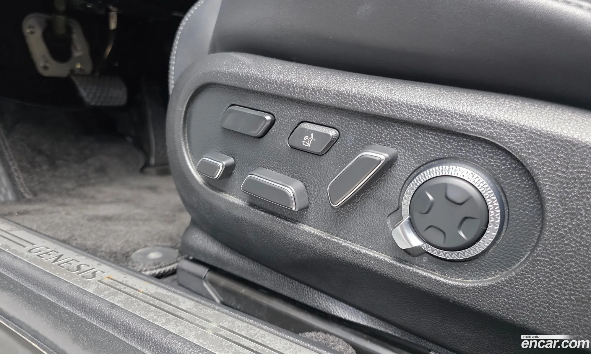 Genesis GV60