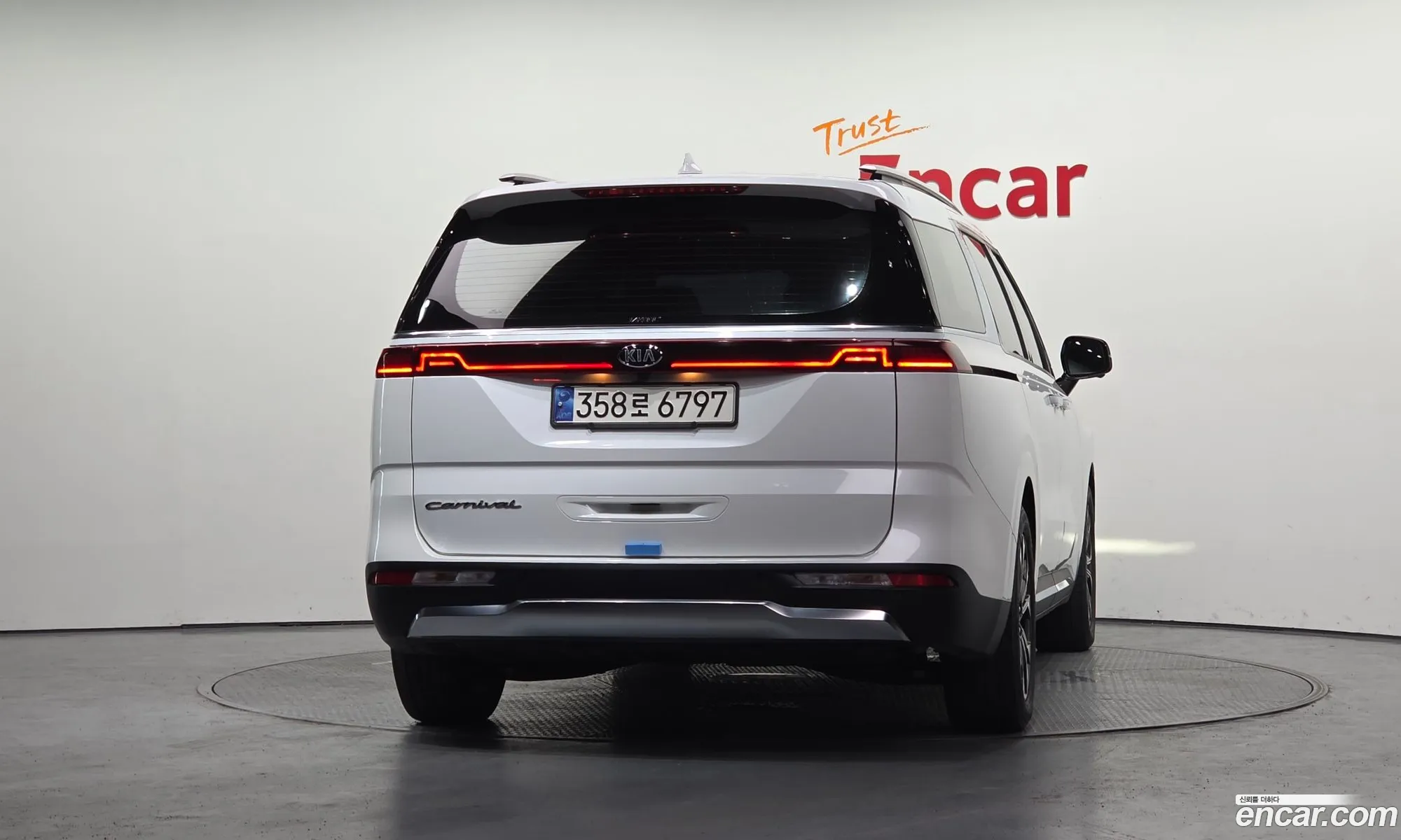 Kia Carnival 2020 KNANC81BBMS022686 — 3