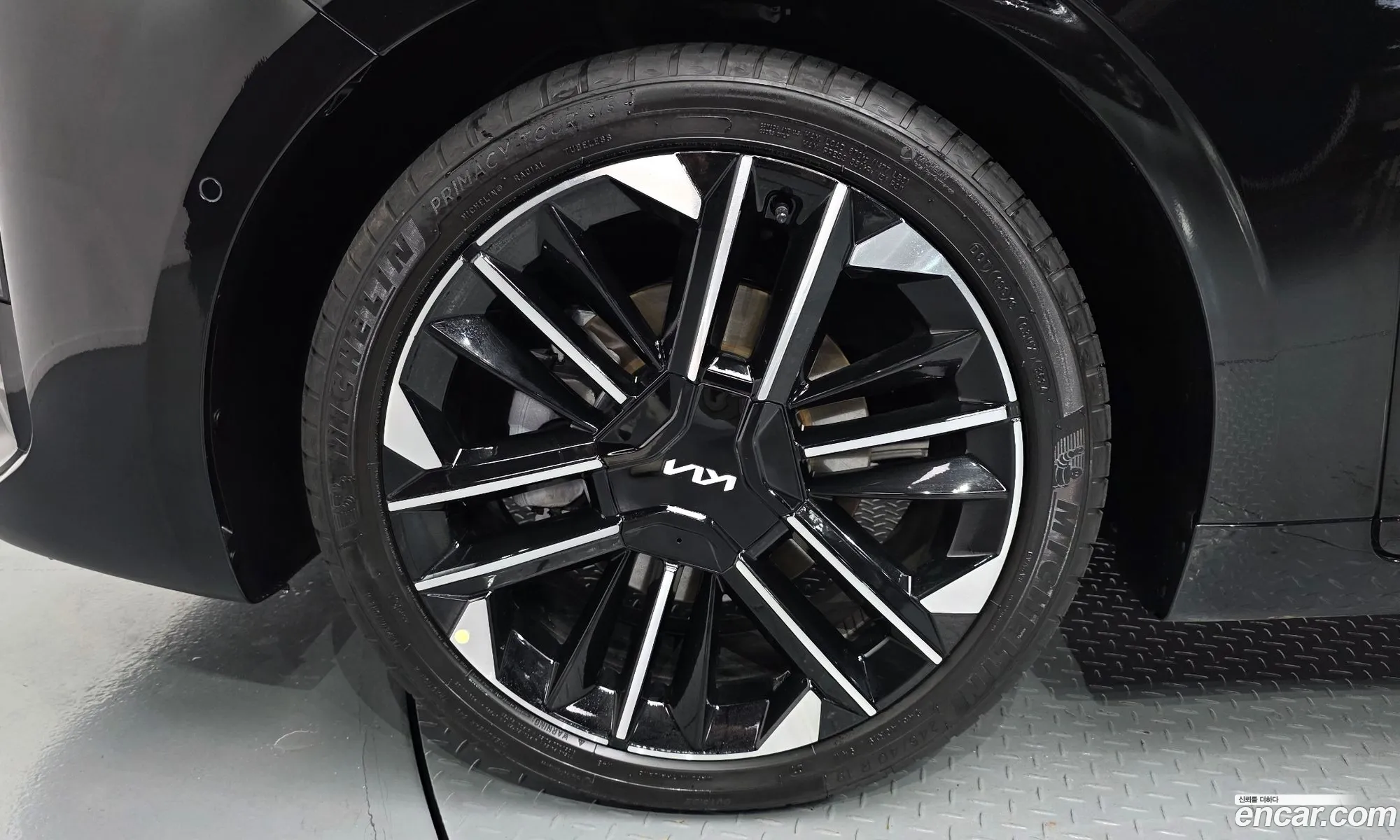 Kia K8 Hybrid 2024 — 28