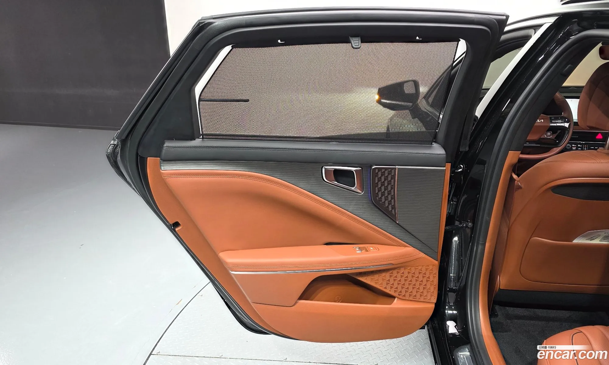 Kia K8 Hybrid 2024 — 31