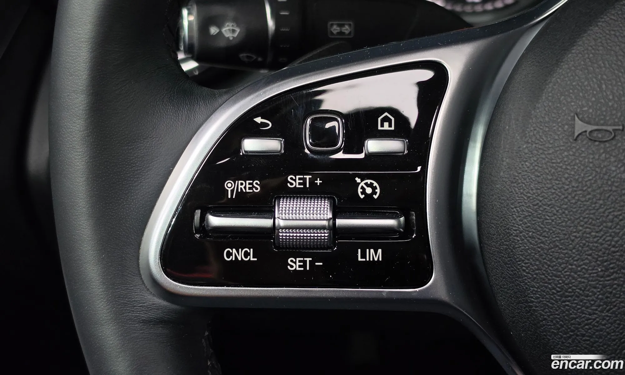 Mercedes-Benz C-Class W205 2020 — 26