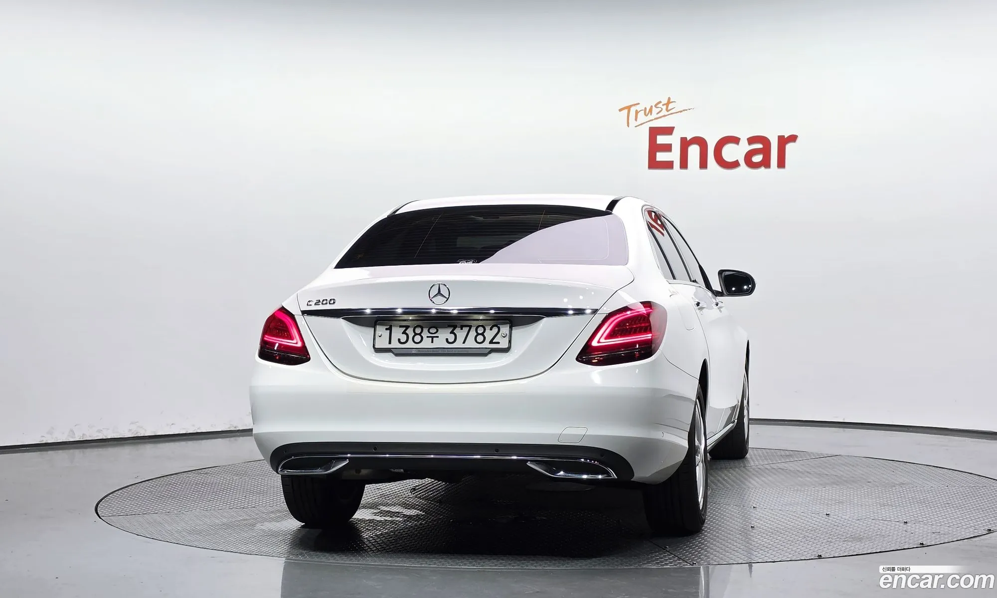 Mercedes-Benz C-Class W205 2020 — 21
