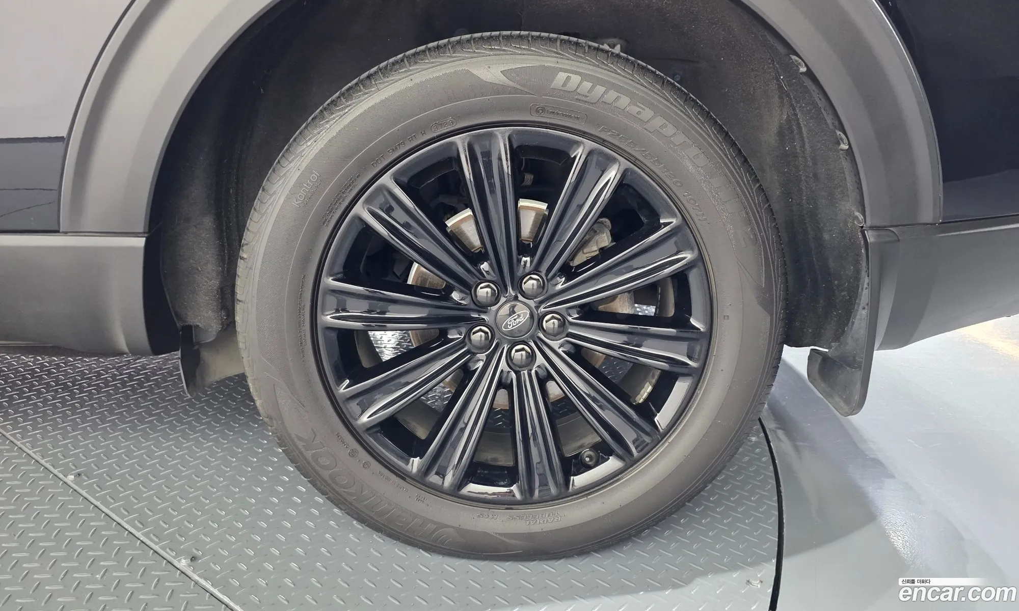 Ford Explorer 6th Gen 2019 1FMSK8FH8LGA95980 — 4