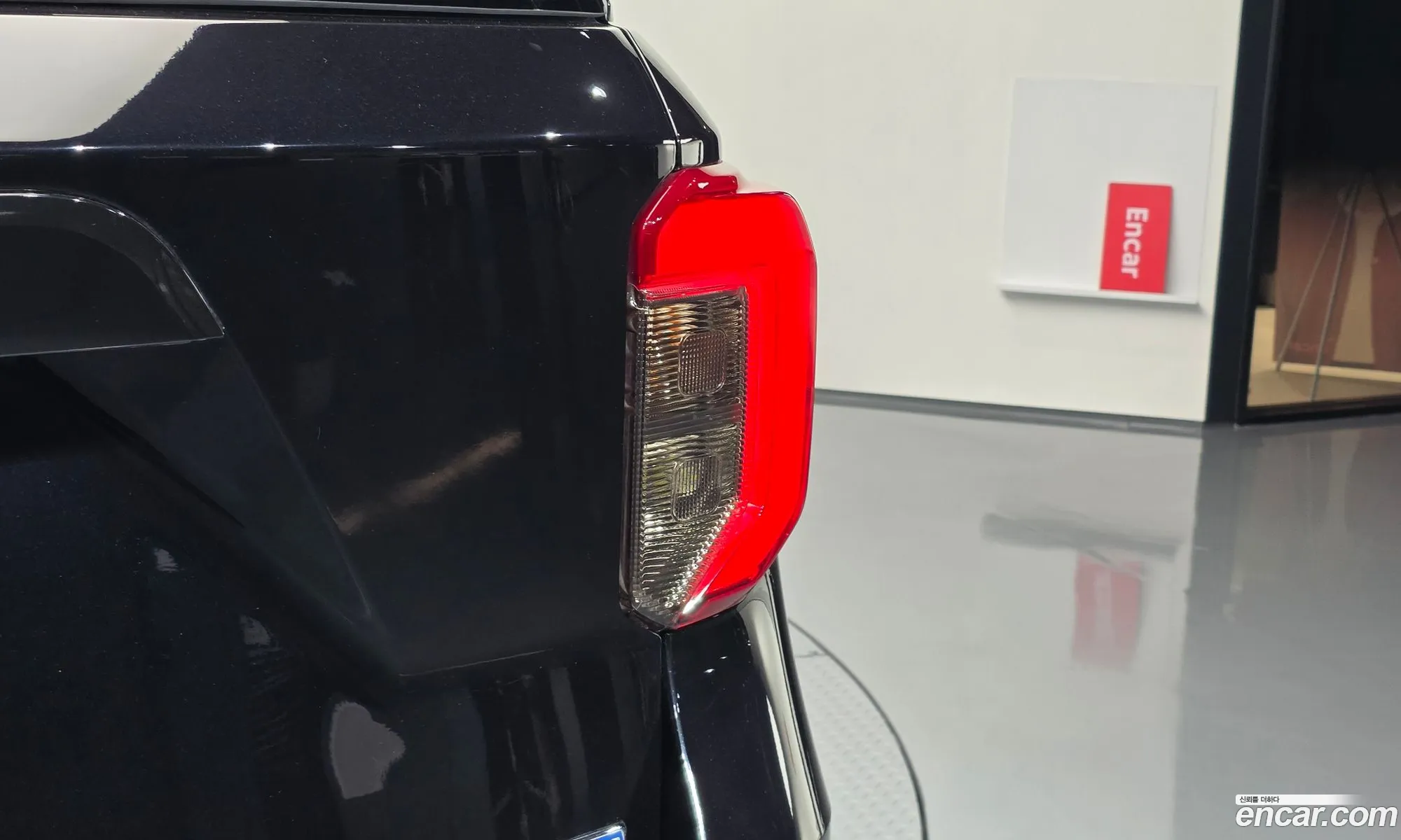 Ford Explorer 6th Gen 2019 1FMSK8FH8LGA95980 — 6