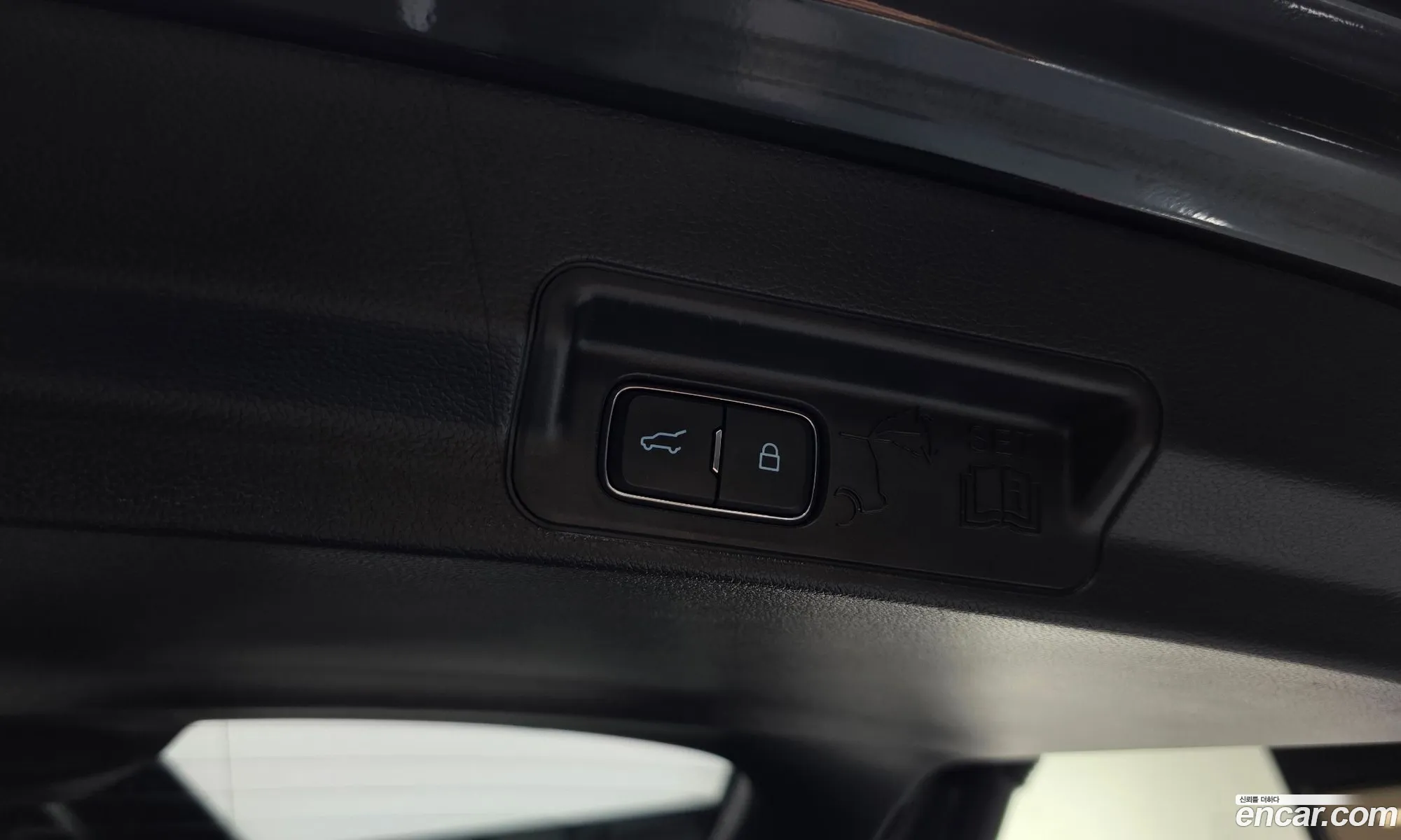 Ford Explorer 6th Gen 2019 1FMSK8FH8LGA95980 — 5