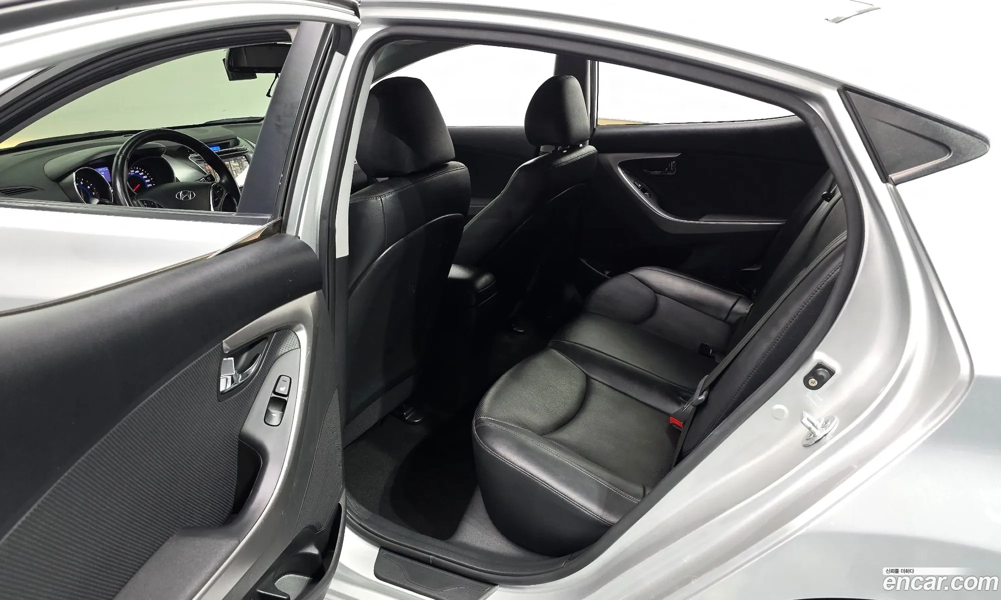 Hyundai Elantra MD 2013 — 30