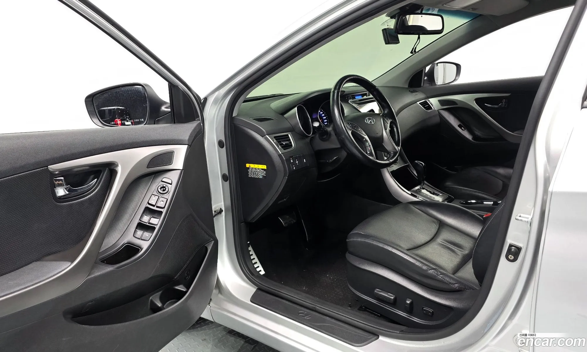 Hyundai Elantra MD 2013 — 28