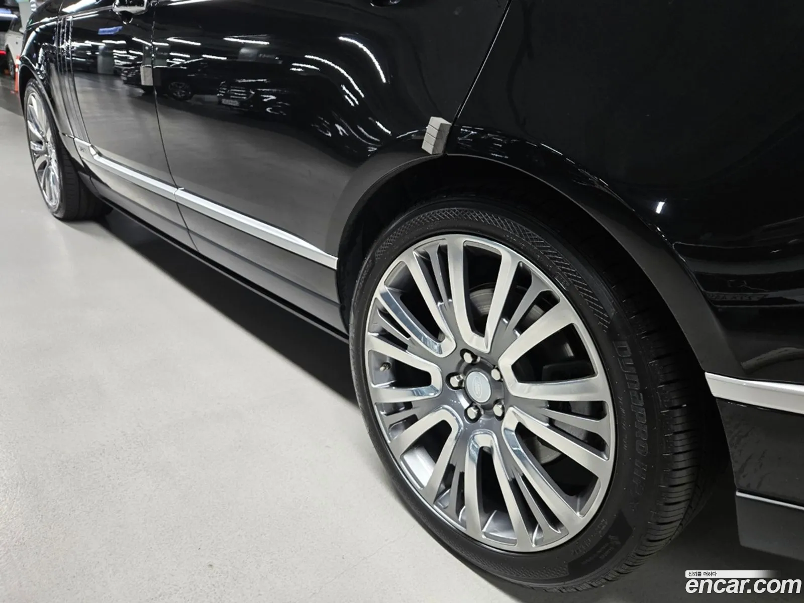 Land Rover Range Rover 2019 SALGA3BE6KA540982 — 16