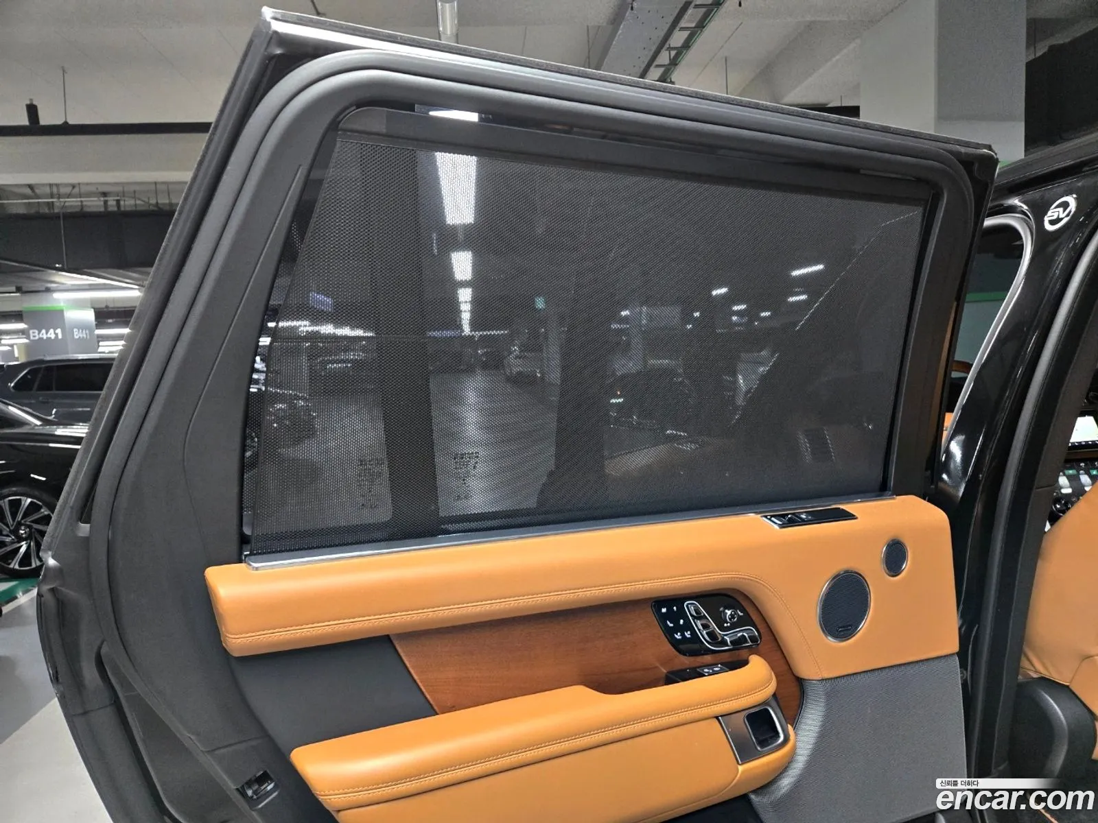Land Rover Range Rover 2019 SALGA3BE6KA540982 — 24