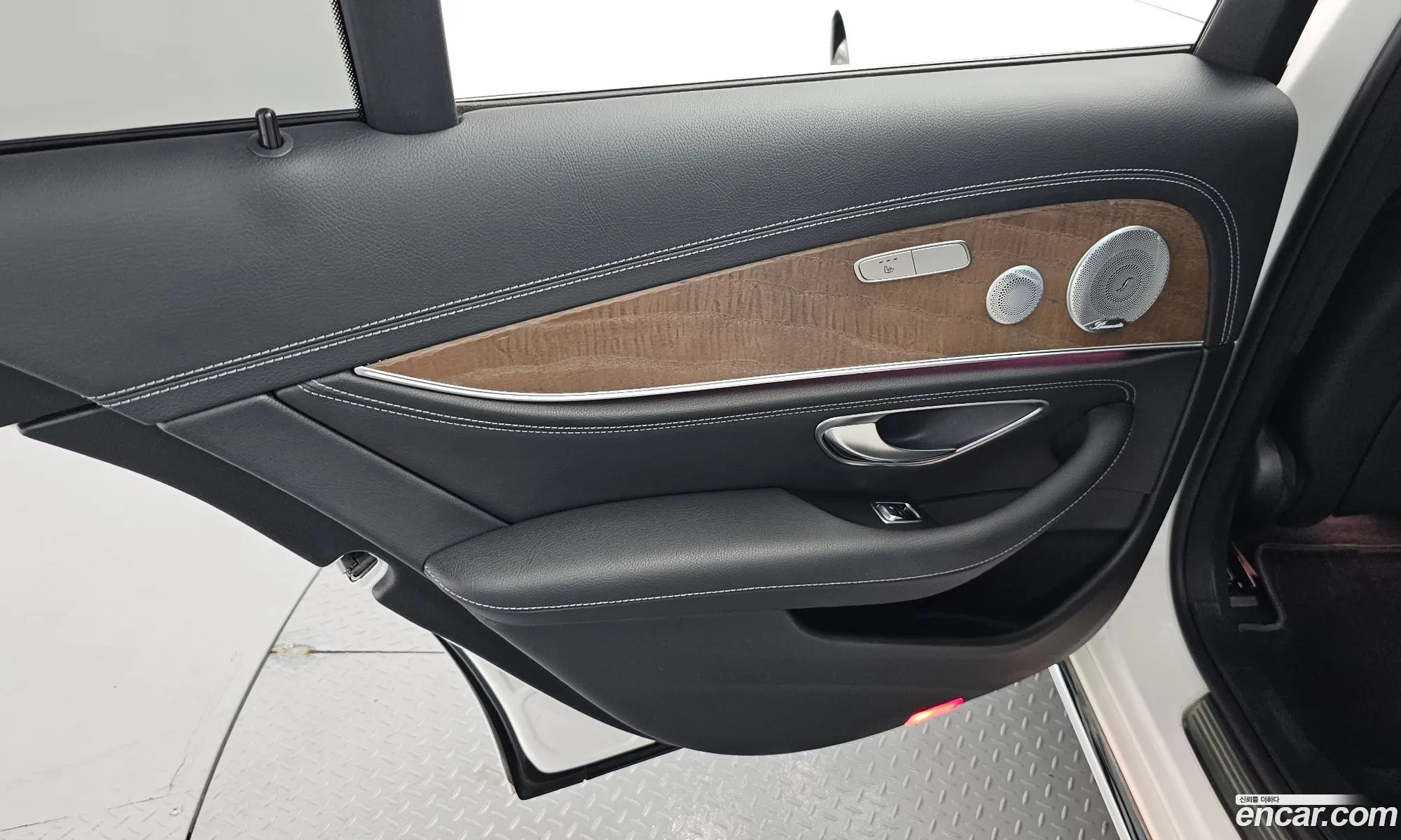 Mercedes-Benz E-Class W213 2020 WDDZF4KB3LA731926 — 3