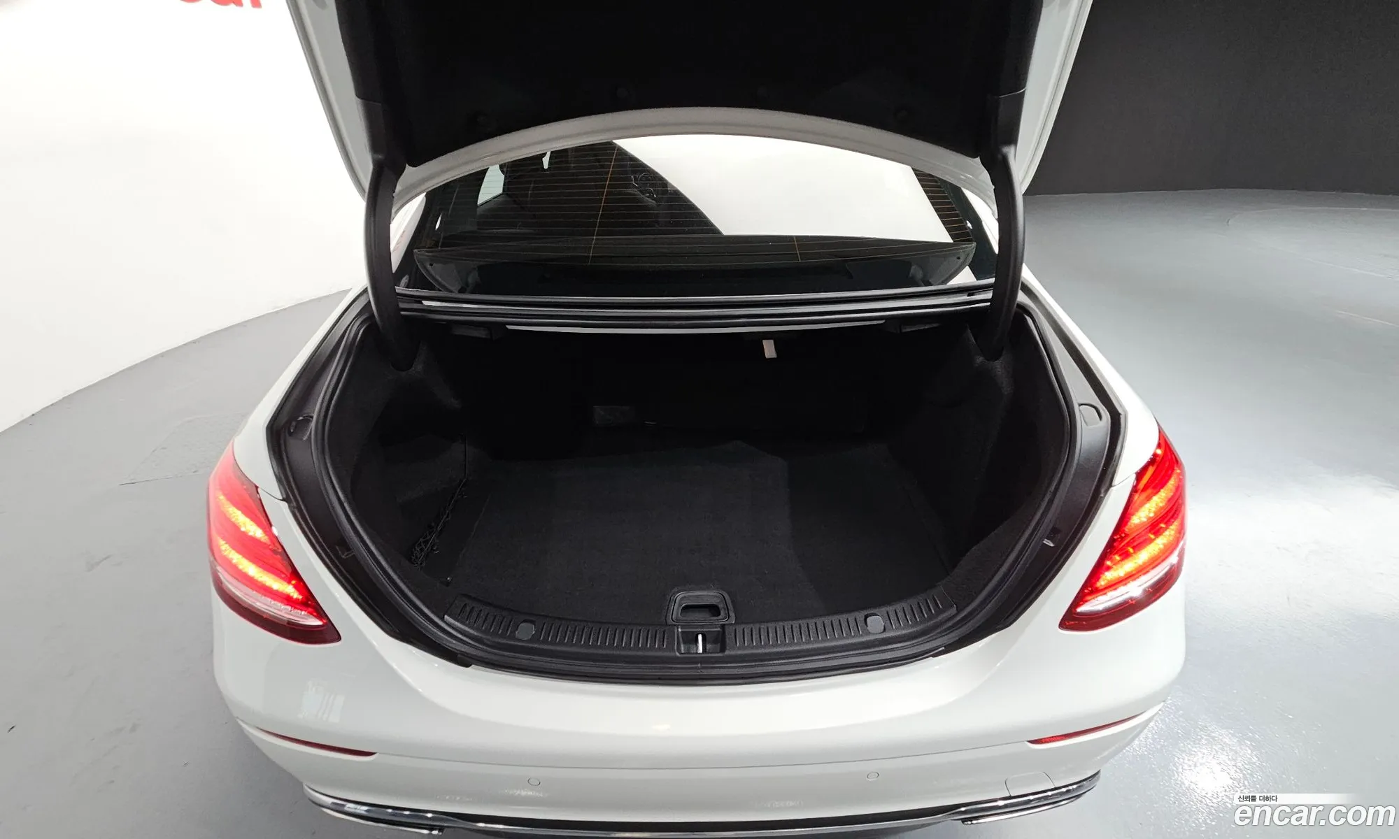 Mercedes-Benz E-Class W213 2020 WDDZF4KB3LA731926 — 32