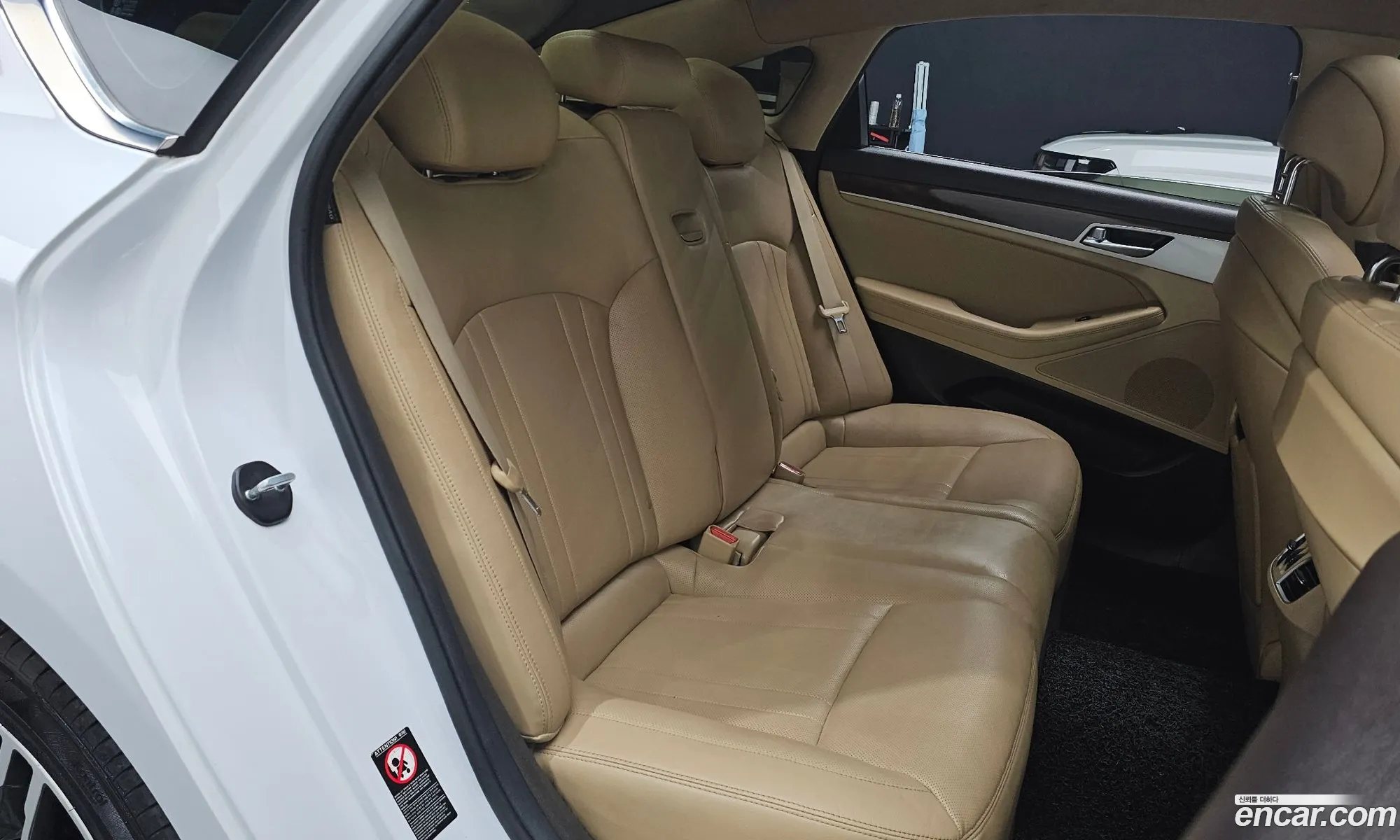 Genesis G80 2017 KMHGL41DBJU243974 — 23