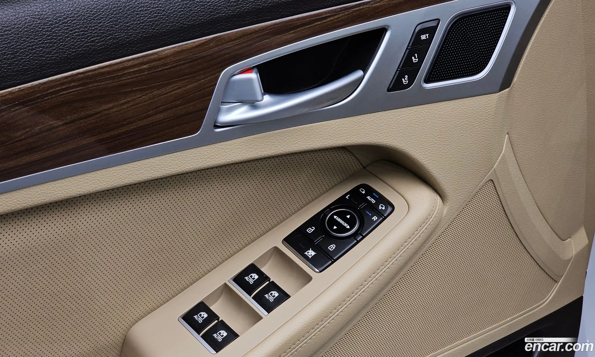 Genesis G80 2017 KMHGL41DBJU243974 — 19