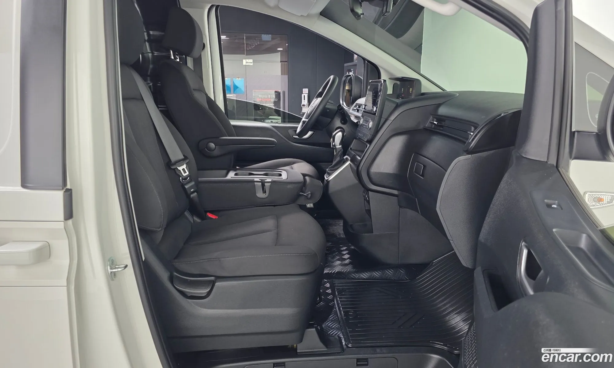 Hyundai Staria 2022 — 15