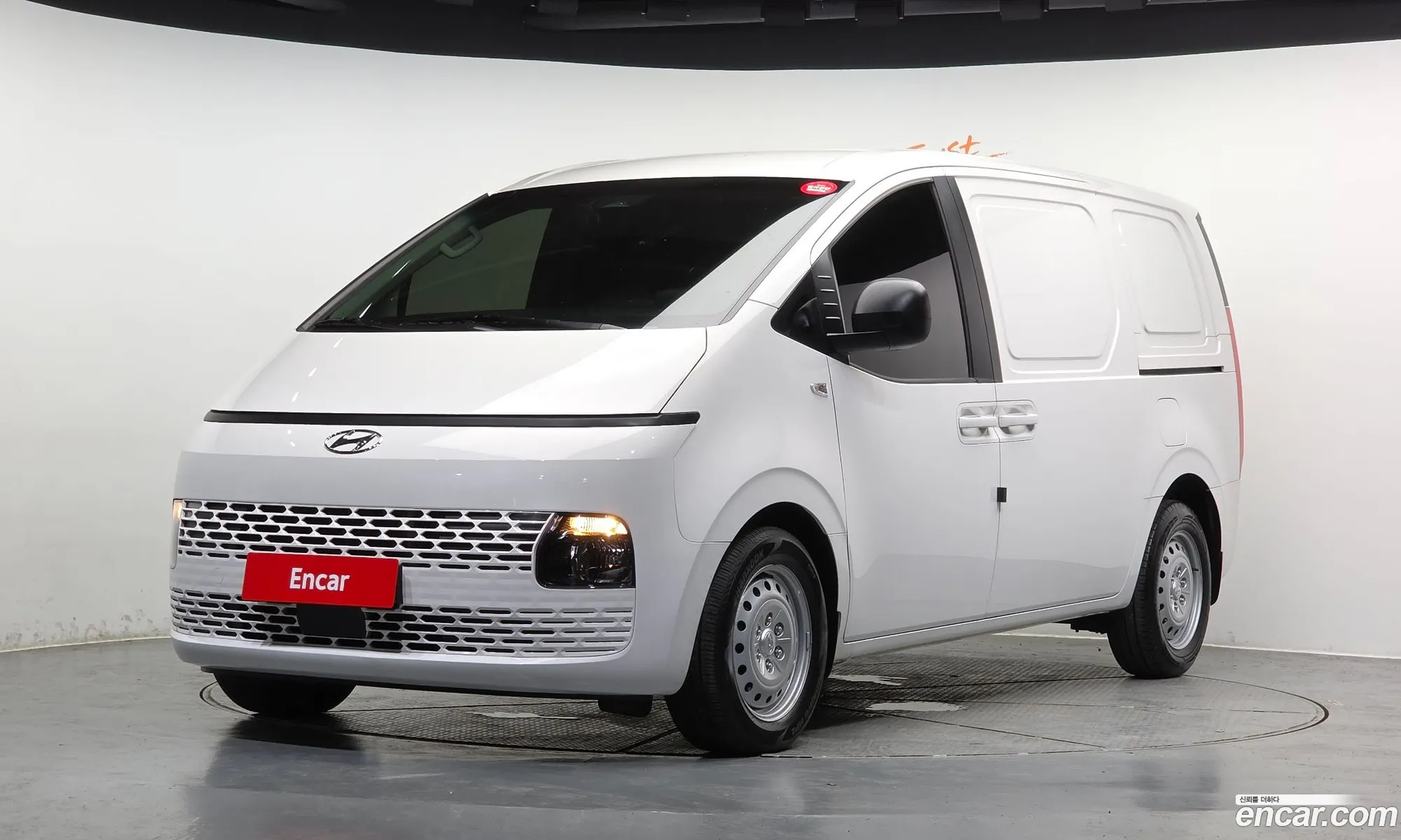 Hyundai Staria 2022 — 3