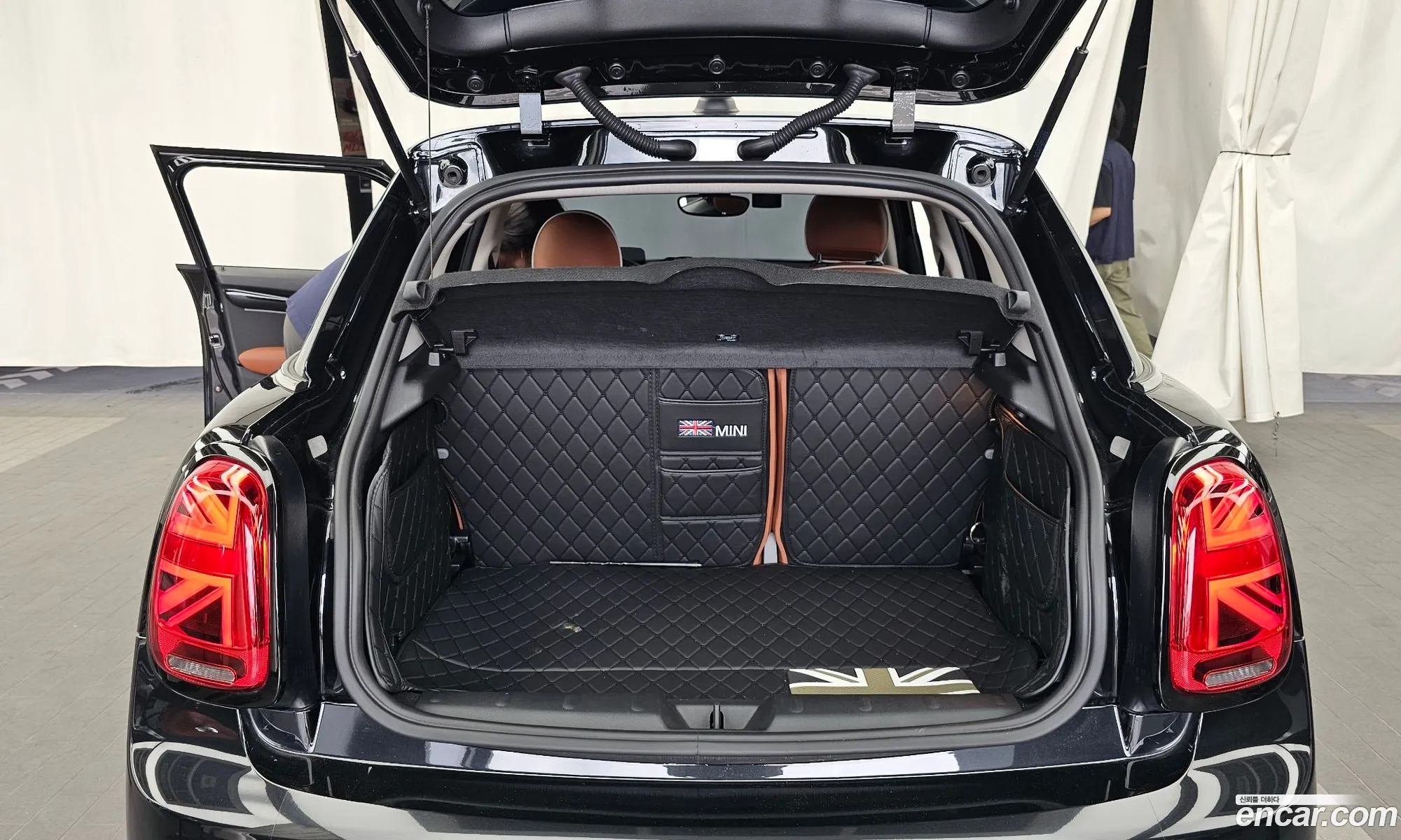Mini Cooper S 2024 — 18