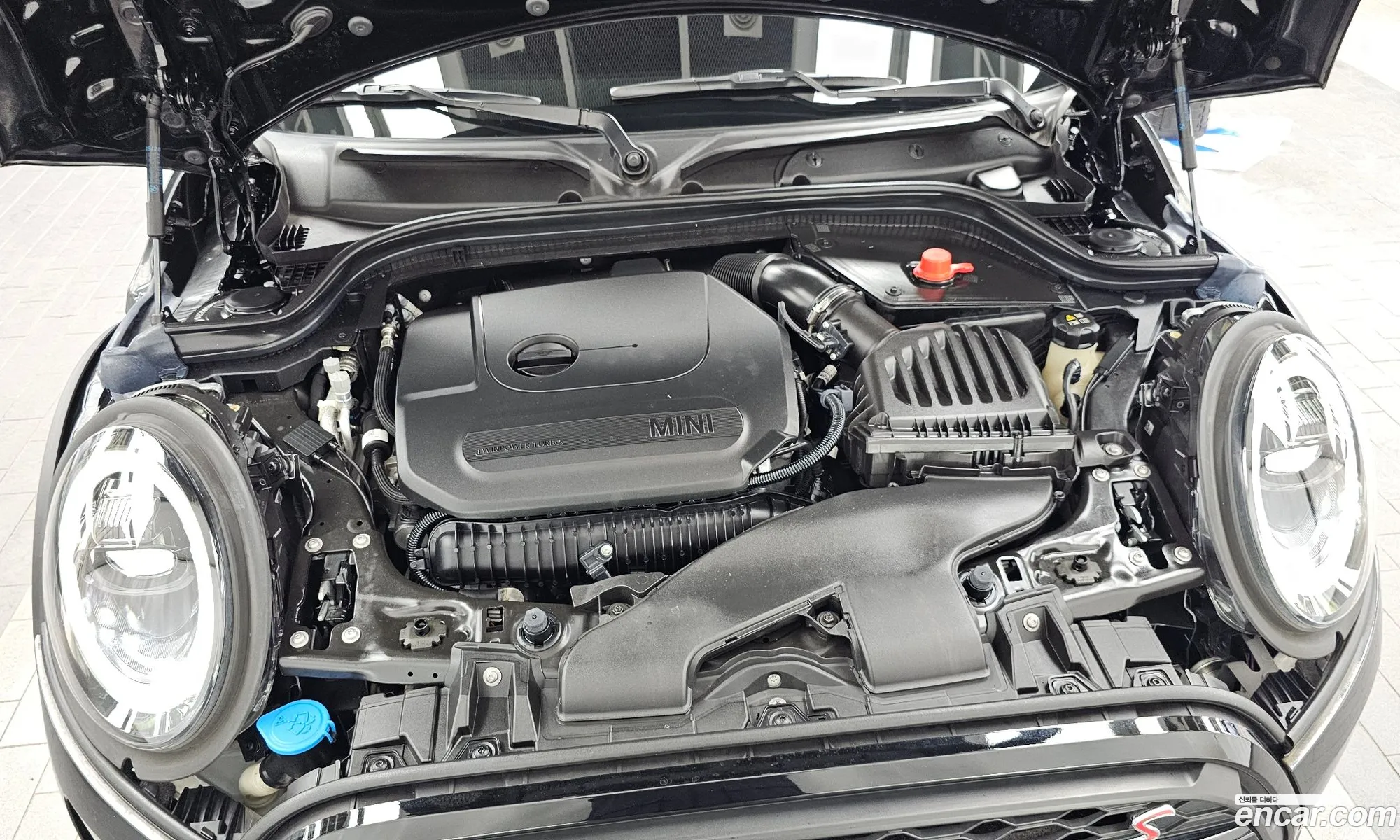 Mini Cooper S 2024 — 16
