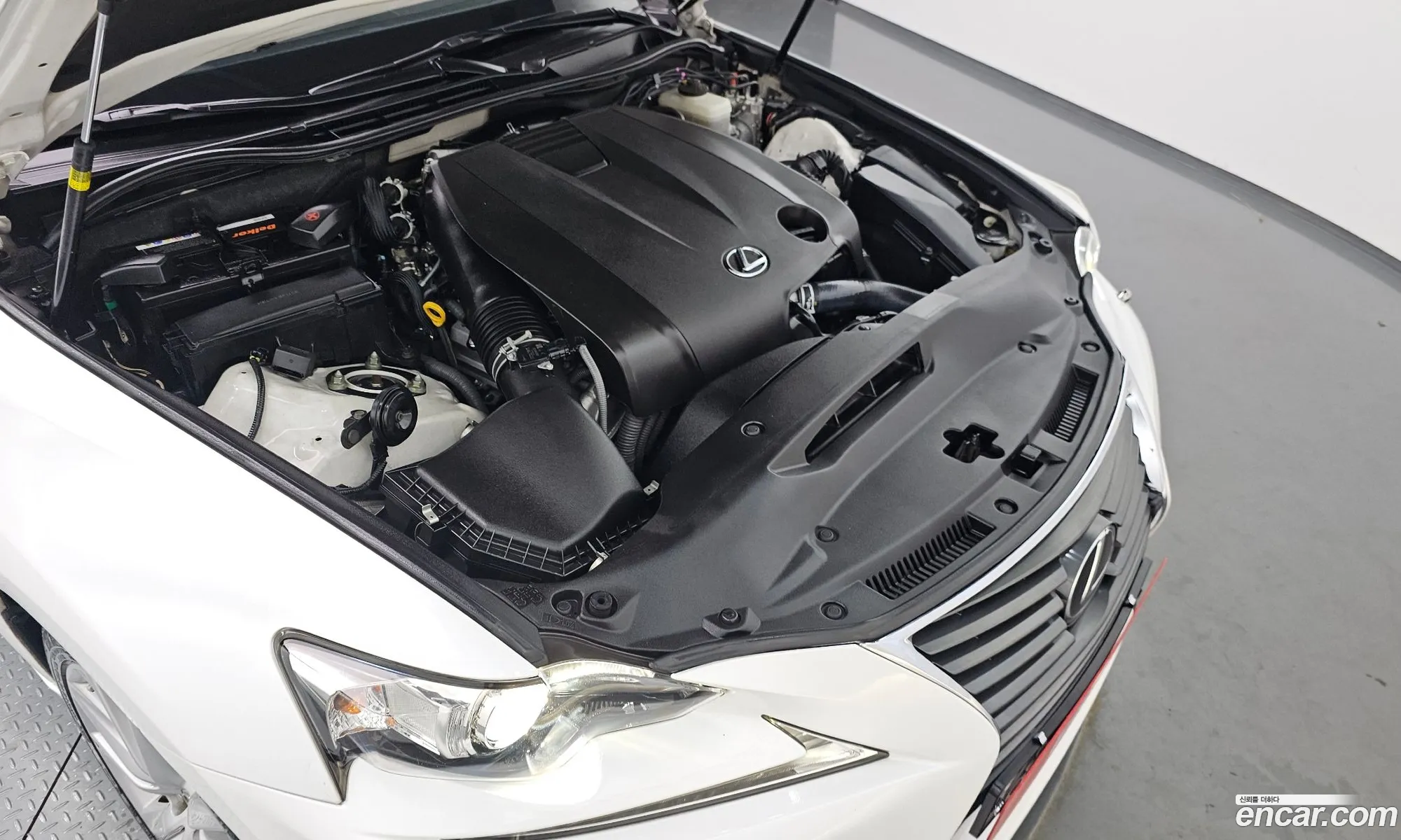 Lexus IS250 2014 — 11