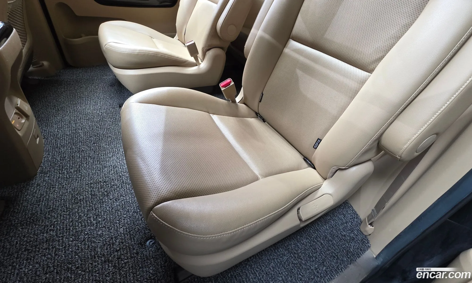 Kia Carnival 2017 KNAMC81ABJS355913 — 7