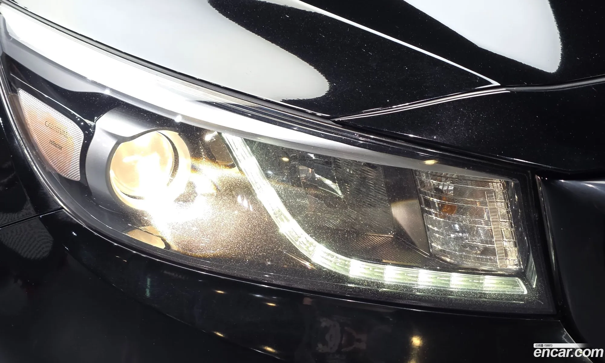 Kia Carnival 2017 KNAMC81ABJS355913 — 4