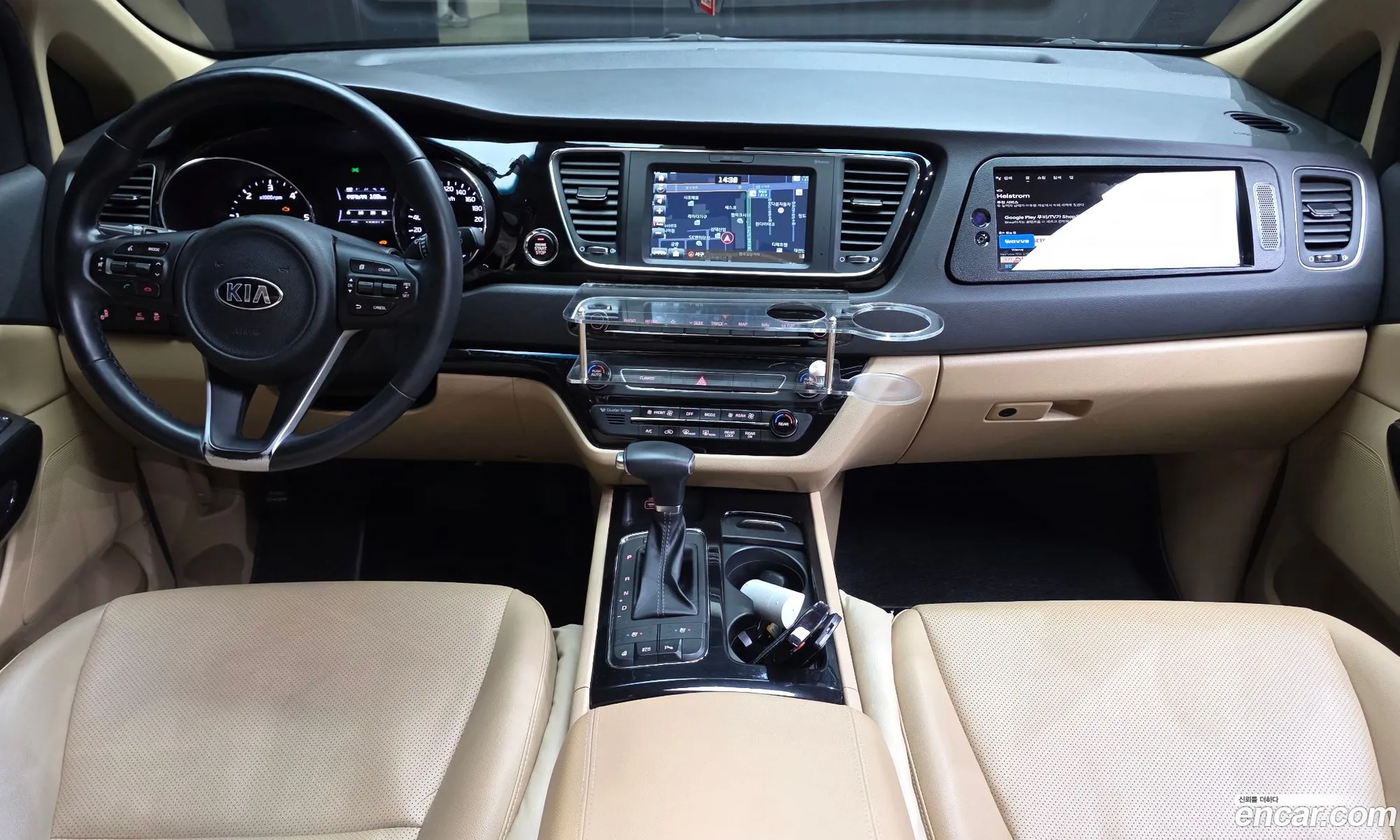 Kia Carnival 2017 KNAMC81ABJS355913 — 8